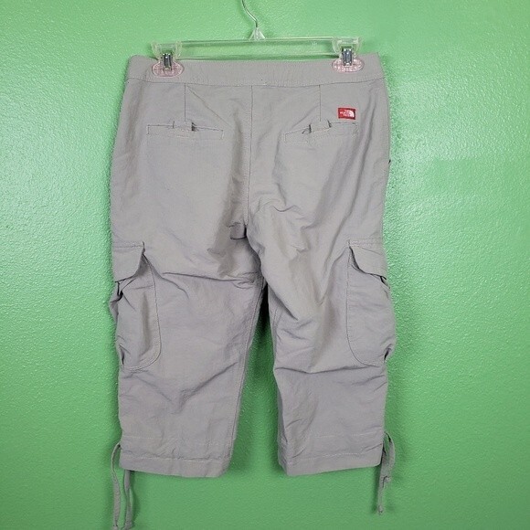 The North Face tan hiking cargo capris size 4 - Picture 8 of 11
